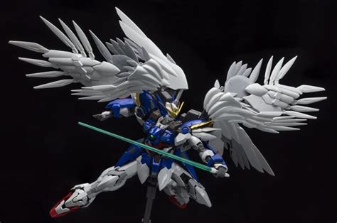 Mobile Suit Gundam Wing - Endless Waltz: Hi-Resolution Gundam Wing Zero Custom 1:100 Scale Model ...