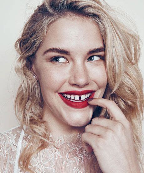 6 Models Who Are Redefining Beauty Standards | Gap teeth, Beauty ...