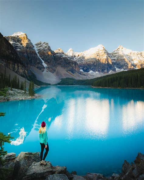 Moraine Lake - Sunrise vs Sunset. A complete guide for your visit. — Walk My World