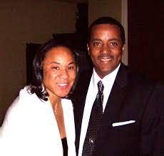 Is Dawn Staley Married? Net Worth 2022, Boyfriend, Age, Parents, Height