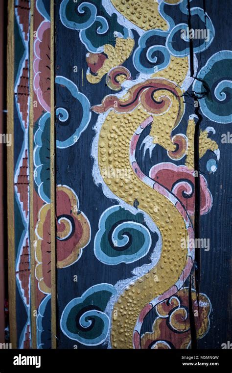 Painting dragon bhutan hi-res stock photography and images - Alamy