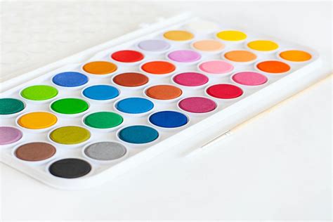 How To Set Up a Watercolor Palette Like A Pro? - Beebly's Watercolor ...