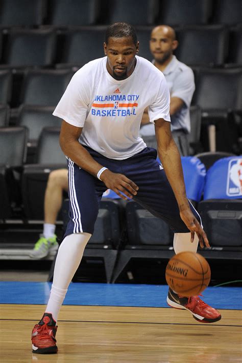 #SoleWatch: Kevin Durant Working His Way Back in the 'EYBL' Nike KD 4 | Sole Collector