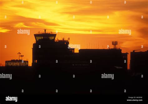 Manchester Airport Control Tower at Sunset Stock Photo - Alamy