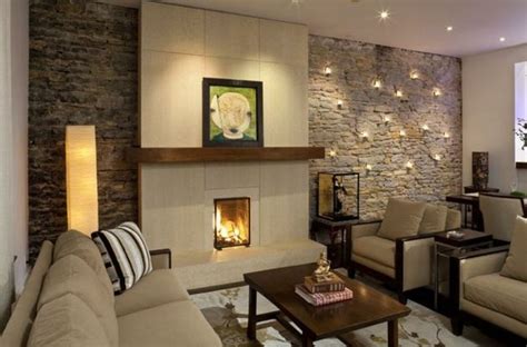 Natural stone wall in the living room - the charm of real stone