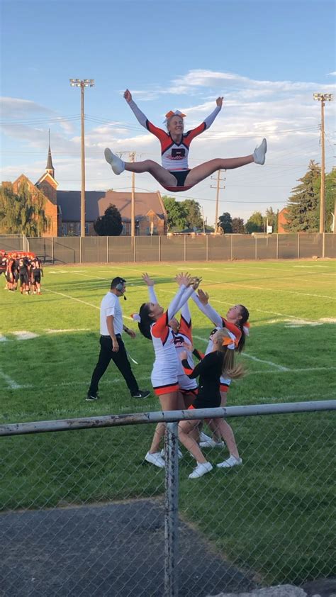 Cheer baskets # Cheer stunts baskets | Cheer team pictures, Cheer stunts, Cheerleading stunt