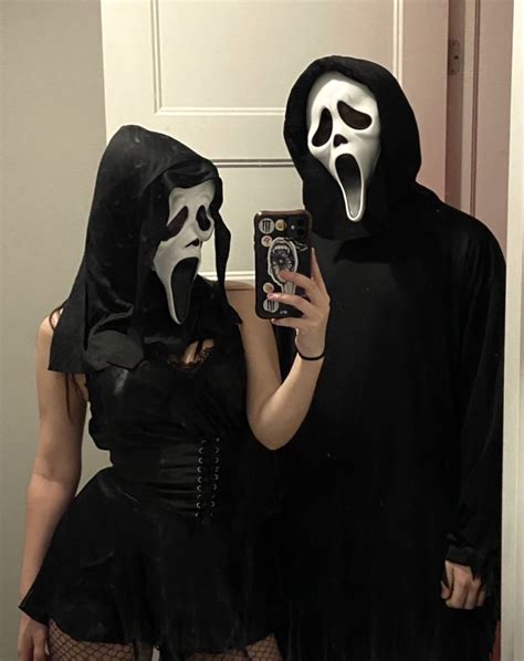 ghost face couple | Matching halloween costumes, Cute couple halloween costumes, Couples ...