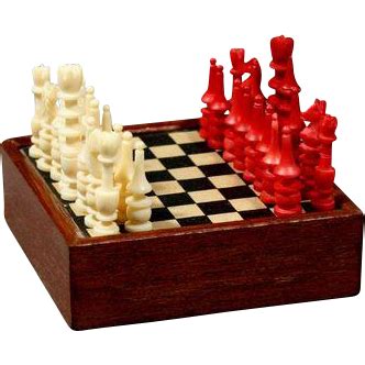 Antique Miniature Chess Set with Bone pieces and Wooden Box | Miniatures, Chess set, Wooden boxes
