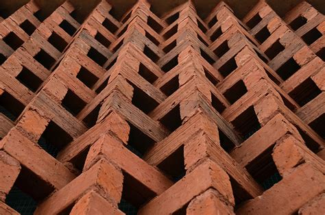 Local Clay and Rammed Earth in Tanzania Children's Library