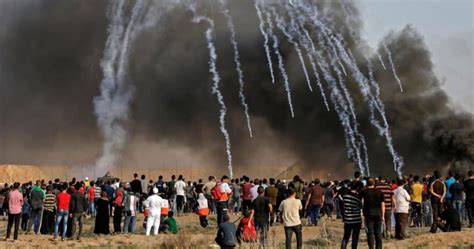 Israele bombarda la Striscia di Gaza "il colpo più duro" ad Hamas dal 2014