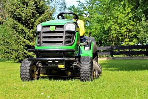 How To Check Hydraulic Fluid On John Deere Tractor? | Obsessed Lawn