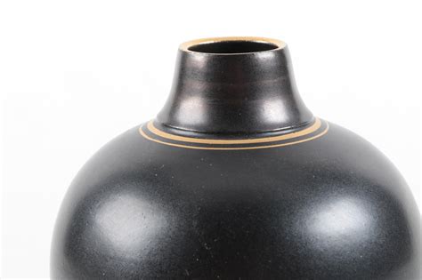 Matte Black Pottery Vase | EBTH