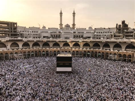 Over 2 million Muslims begin annual hajj pilgrimage | PBS NewsHour