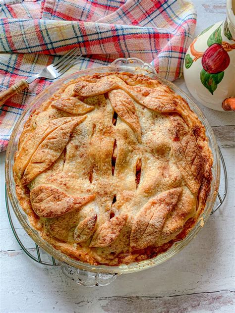 Country Apple Pie Recipe » Not Entirely Average