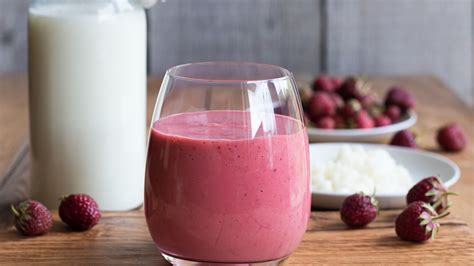 Kefir Is A Food Trend That Actually Deserves Its Health Halo | HuffPost ...