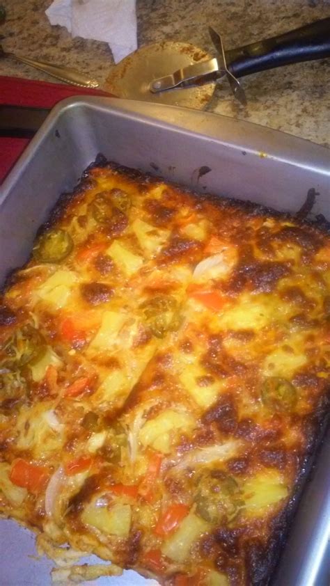 pineapple pizza with onions, red bell pepper, jalapenos,and hawaiian barbecue sauce | Stuffed ...