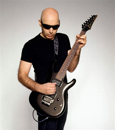 Alasan Joe Satriani Memilih Gitar Ibanez JS1200 | Guitarsquartz.net