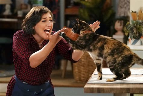 ‘Call Me Kat’ Recap: Episode 1 — Mayim Bialik ‘Miranda’ Remake on Fox | TVLine