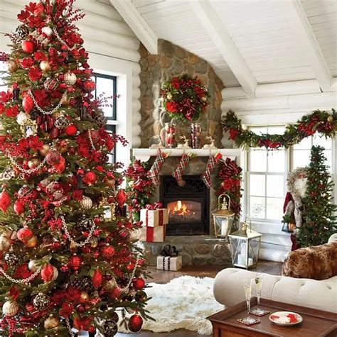 Christmas tree color trends 2022: 20 ideas on how to decorate this year ...