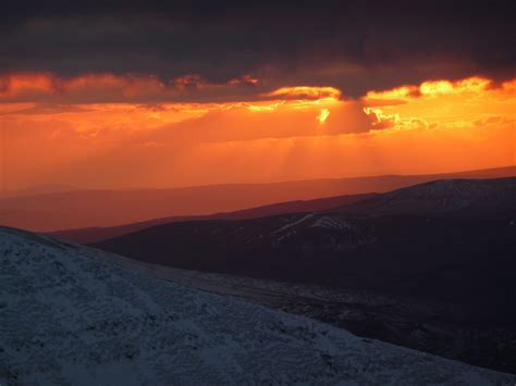 Pen Y Fan #sunrise #sunset #penyfan #wales Small Places, Travel Board ...