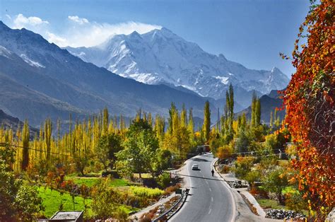 Hunza Valley Autumn Trek in Pakistan. 15-day trip. Certified guide