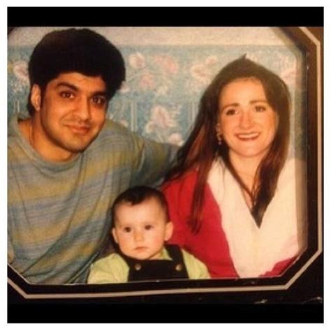 zayn and his parents | Zayn malik parents, Zayn mailk, Zayn malik video