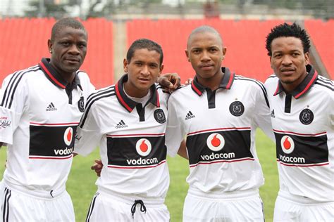 adidas and Orlando Pirates take players to the Durban fans | DISKIOFF