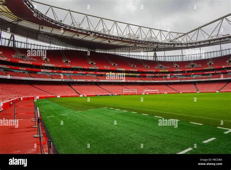 Arsenal Emirates Stadium with a capacity of over 60,000, it is the ...