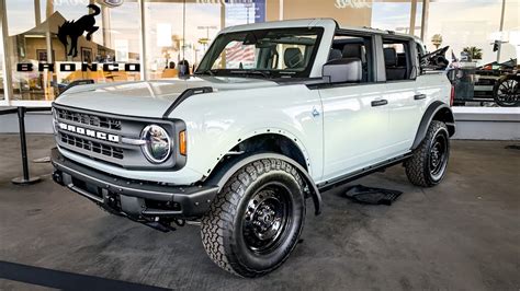 Ford Bronco Black Diamond 2023 Review