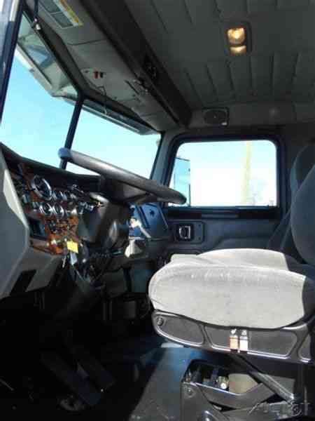 Peterbilt 335 (2009) : Medium Trucks