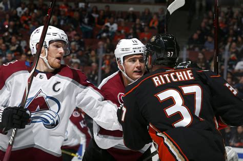 Colorado Avalanche: Gabriel Landeskog Needs to Bring Back the Physicality