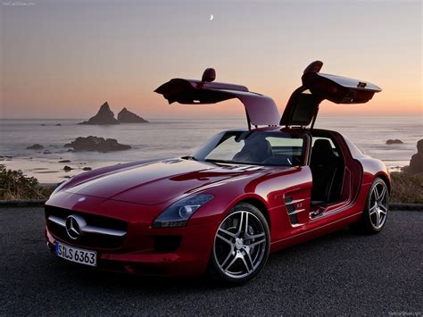 Free Wallpaper Pictures: MERCEDES-BENZ SLS AMG STILLS