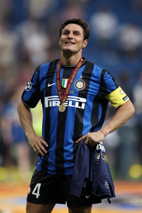 Javier Zanetti Photos - Bayern Muenchen v Inter Milan - UEFA Champions ...