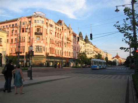 Trams in Debrecen, Hungary | Andrew Grantham