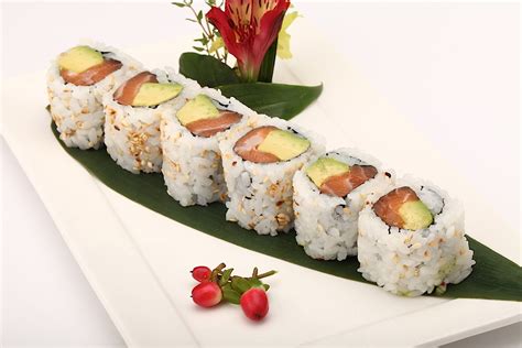 Salmon & Avocado Roll 6pcs – Sushi Village Ottawa ON