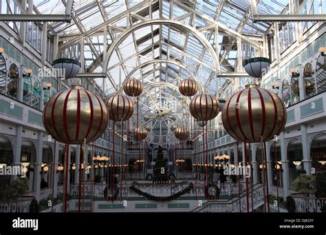 St Stephen's Green Shopping Centre in the city of Dublin at Christmas ...