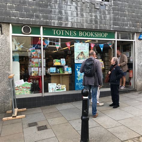 Totnes Bookshop: All You Need to Know BEFORE You Go