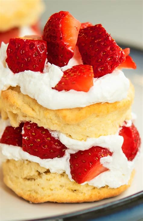 Easy Strawberry Shortcake {With Bisquick Mix} - CakeWhiz