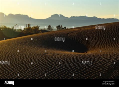 sand dunes, Mesr desert in Iran Stock Photo - Alamy