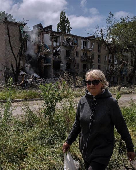 ニューヨーク・タイムズさんのインスタグラム写真 - (ニューヨーク・タイムズInstagram)「In the town of Avdiivka, in eastern Ukraine ...