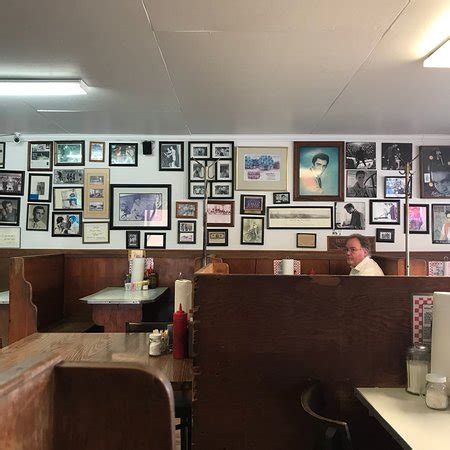 JOHNNIE'S DRIVE IN, Tupelo - Restaurant Reviews, Photos & Phone Number - Tripadvisor