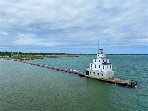 Manitowoc Breakwater Lighthouse