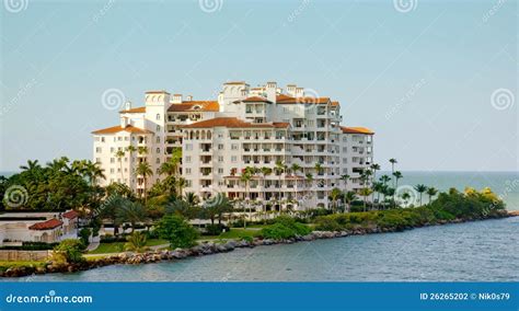 Luxury Hotel on South Beach Stock Photo - Image of tourism, villa: 26265202