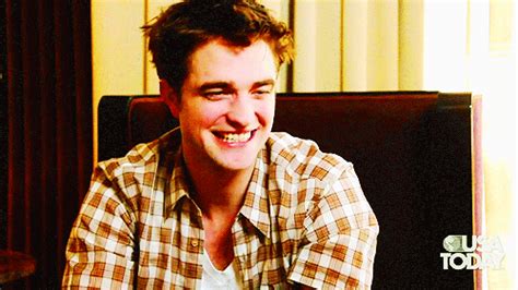 Robert-Pattinson-Laughing-Smiling.gif (500×281) | Robert pattinson ...