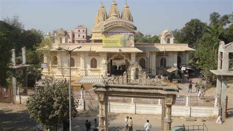 ISKCON Temple Ahmedabad, timings, travel guide & how to reach