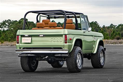 1972 Vintage Ford Bronco Restoration | Ford bronco, Classic ford ...