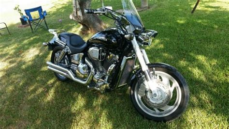 2003 Honda VTX 1800c motorcycle with vance & hines exhaust