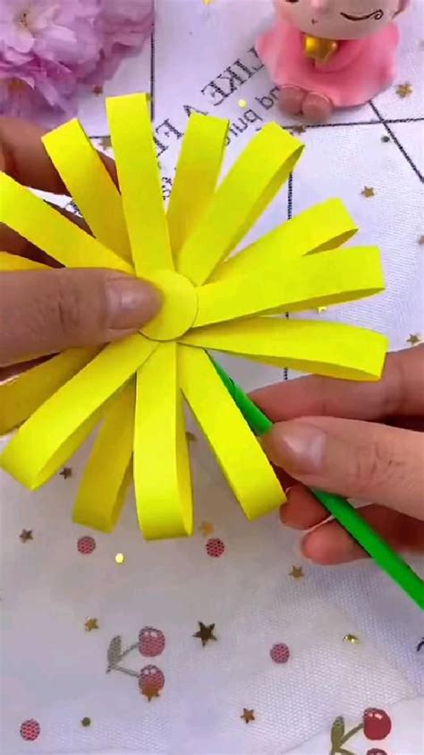 Yellow 💛 paper flower craft | Paper crafts, Creative origami, Crafts