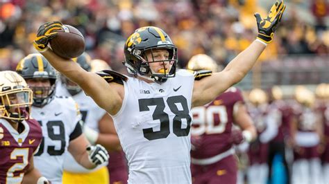 Iowa executes brilliant trick play for 4th-down TD vs. Minnesota