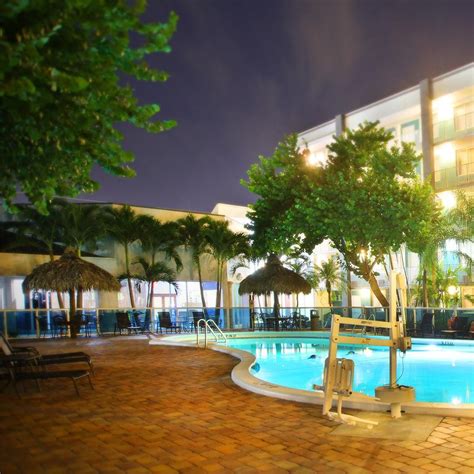 lauderdale by the sea hotels pet friendly - Erasmo Isaac